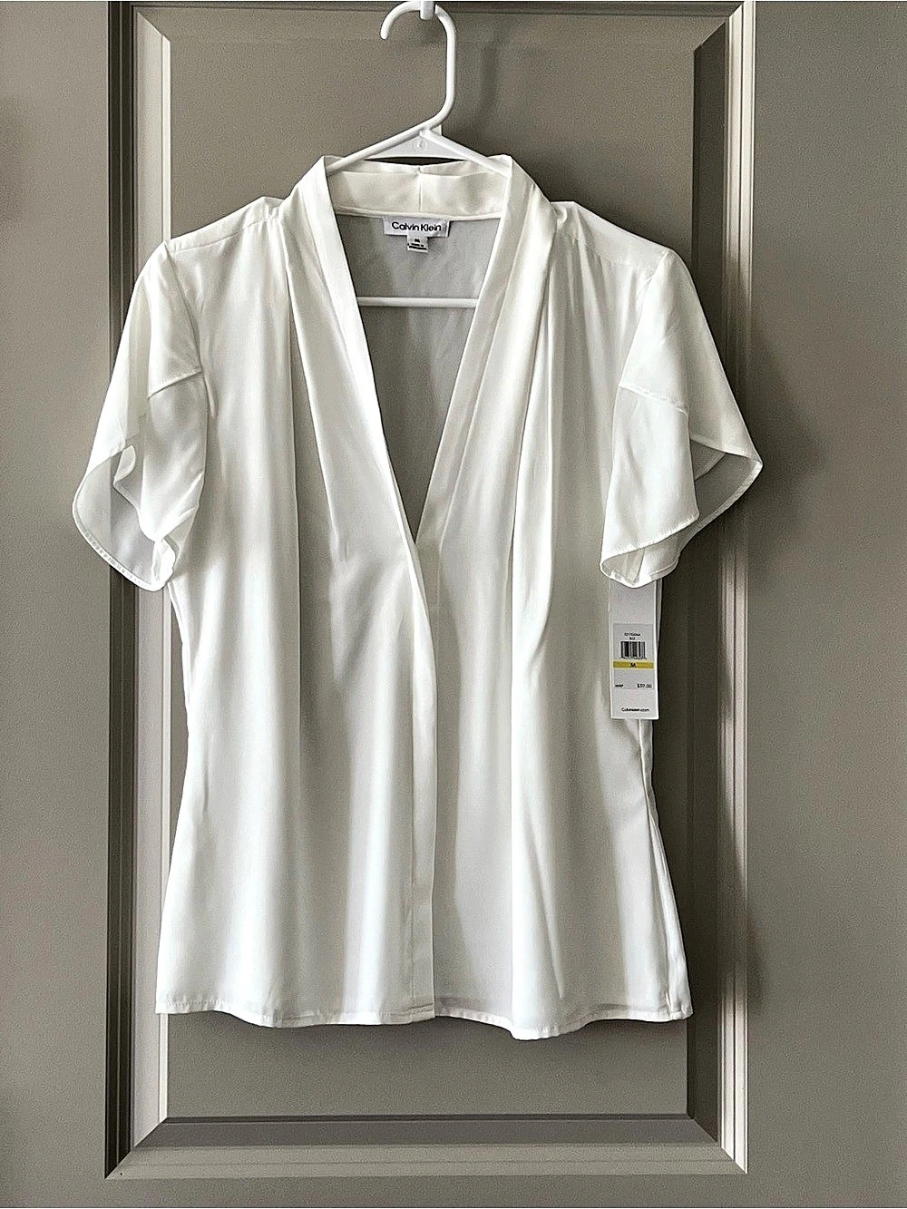 Calvin Klein Flutter-Sleeve V-Neck Top White Medium
